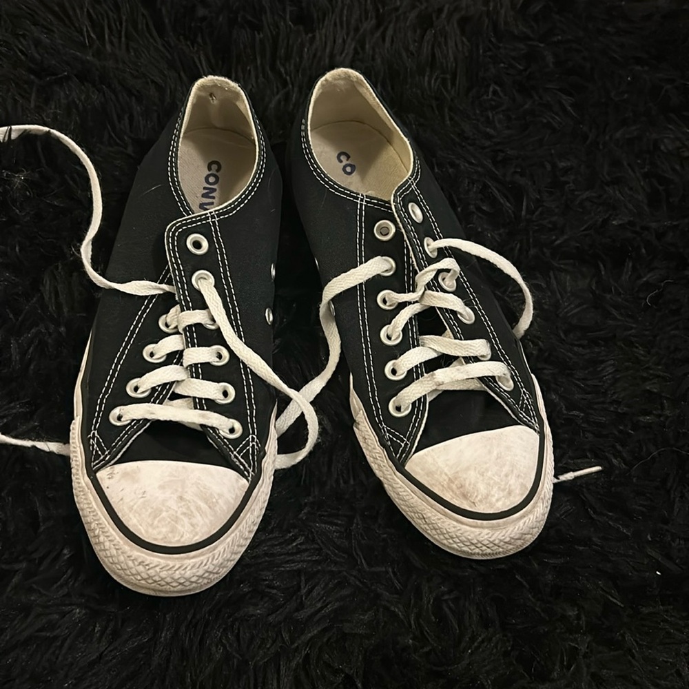 Women’s converse black size 9